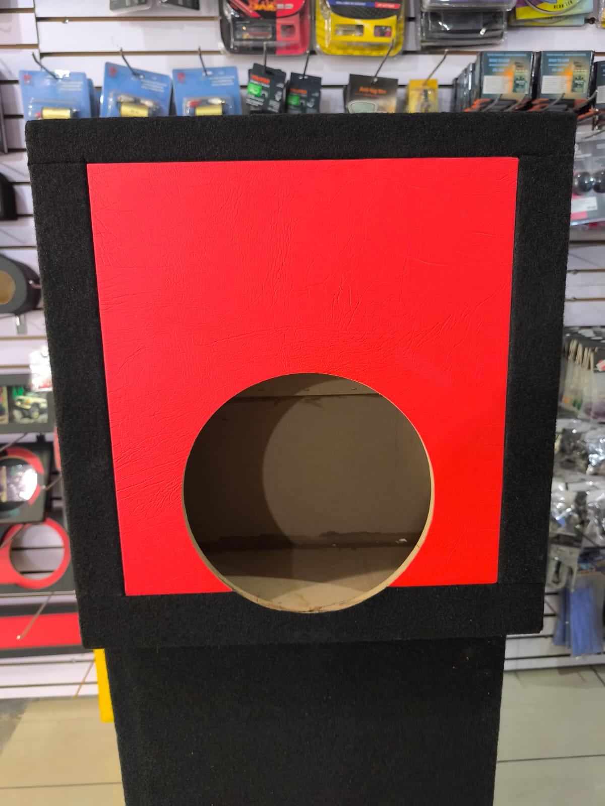 CAJA P/SUBWOOFER FLAT 1 – 10″ PARA TACOMA