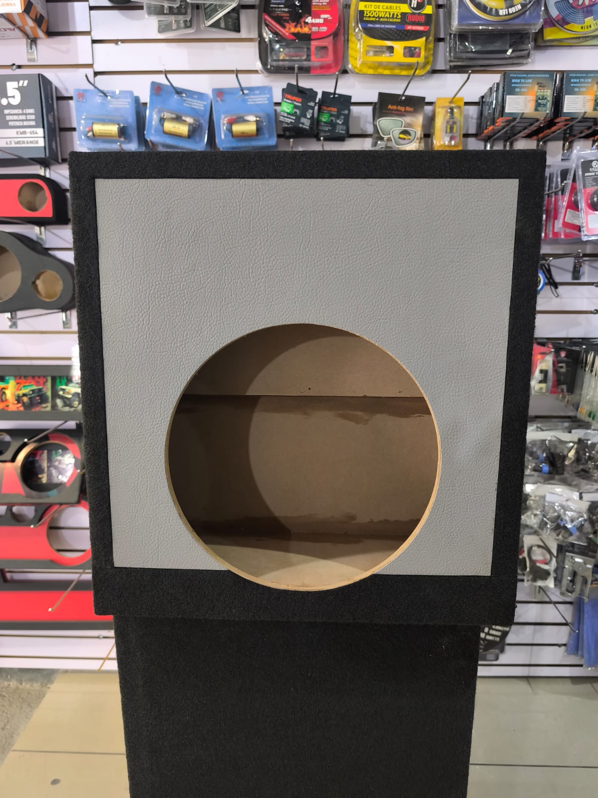 CAJA P/SUBWOOFER FLAT 1 – 12″ PARA TACOMA