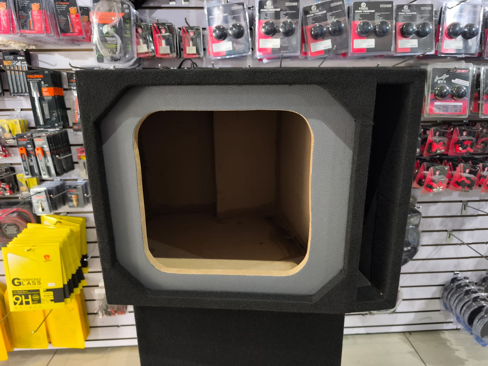 CAJA P/SUBWOOFER 1 – 12″ CUADRADO FULL C/CORTE ADELANTE